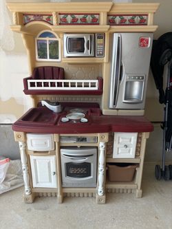 Kids play kitchen