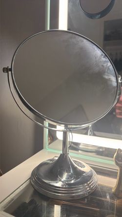 Mirror makeup