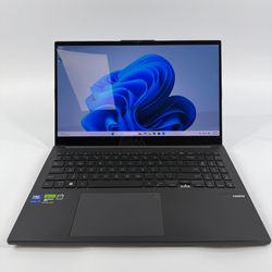 Broken Asus Vivobook Pro 15 Core Ultra 9 185H 2.5GHz 24GB RAM 2TB SSD READ