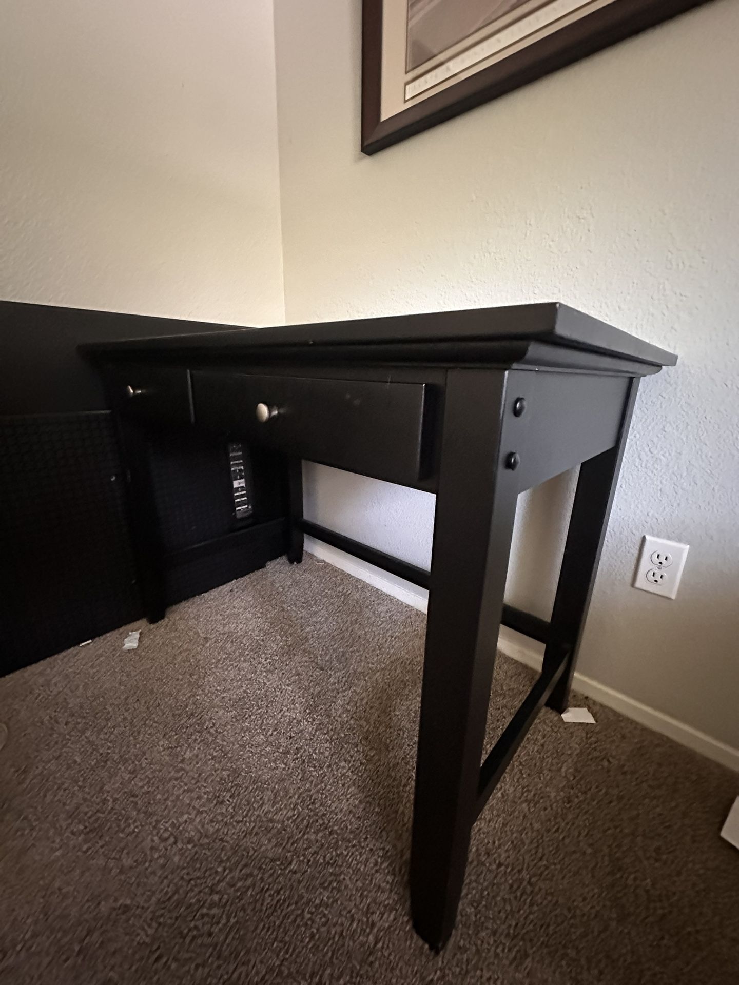 Black Desk