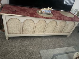 Moving sale