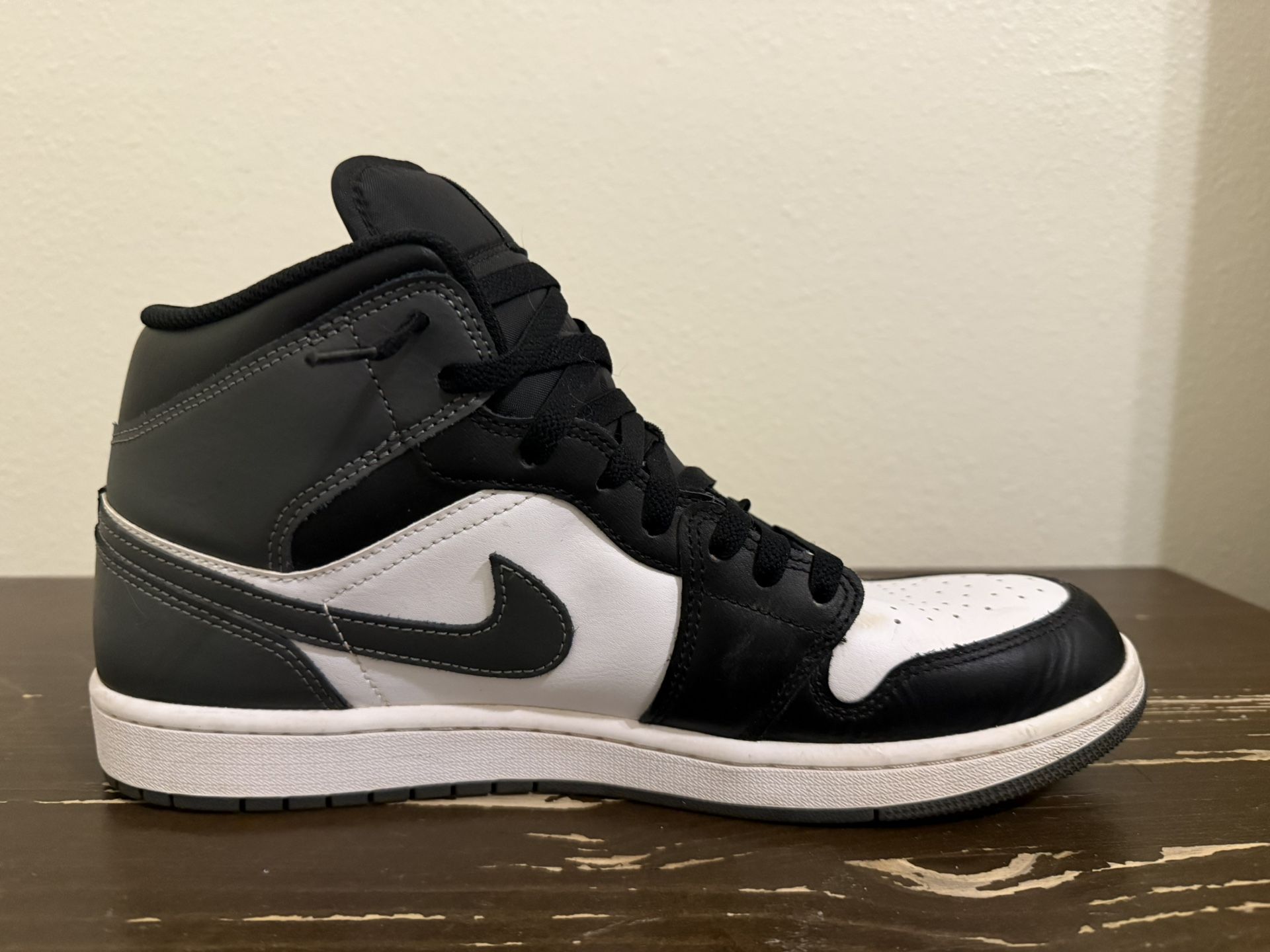 Air Jordan 1 Mid “Shadow”