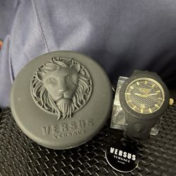 V ERSACE Watch 
