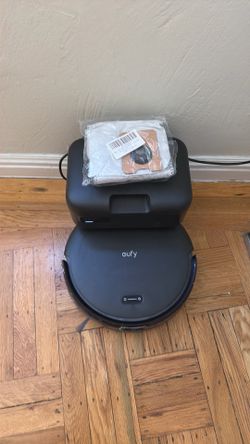 Eufy robot vacuum with 8 packs of dust bags