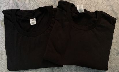 Plain black t shirts