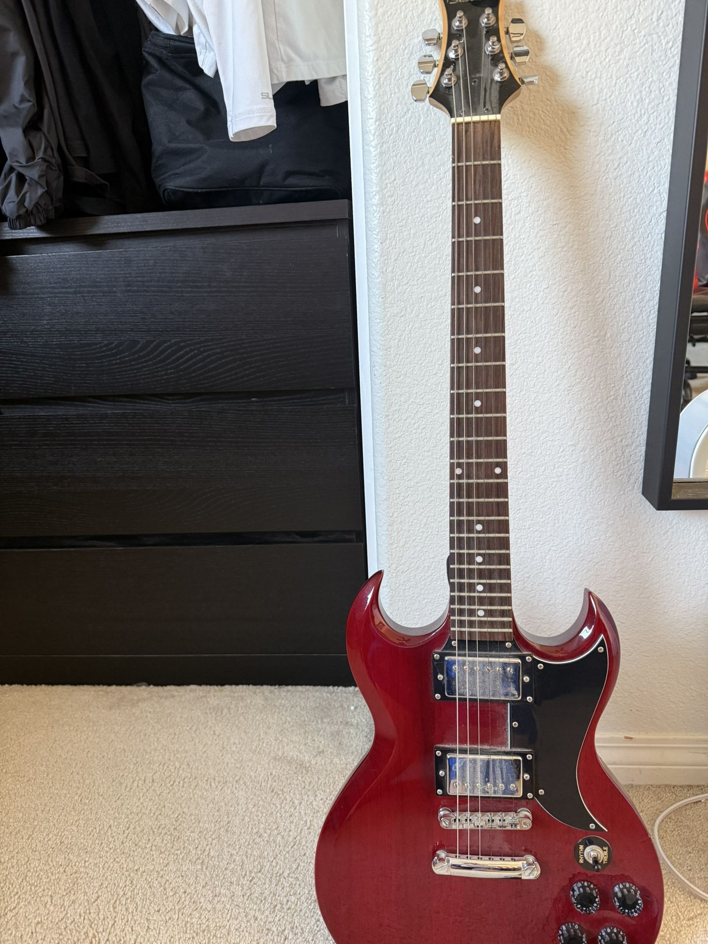 Silver Stone Electric Guitar Esteban G-10 Amp