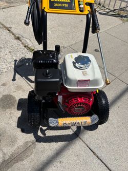 3600 Dewalt power washer  motor Honda