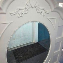 Good Condition Beatiful Dresser Mirror $20