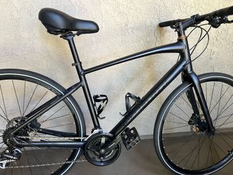 2020 specialized Sirrus. Bike.