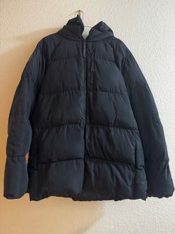 Fabletics Men’s XL Black Hooded Puffer Jacket Heavyweight Winter Coat 2 way zip