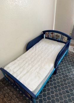 Toddler bed