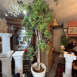 Artificial Tree, Beautiful Well-Made Comes With Beautiful Pot