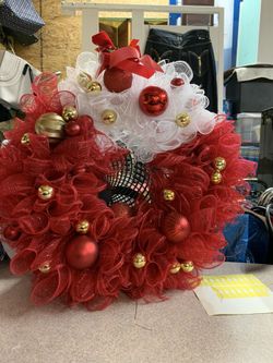 Holiday wreath