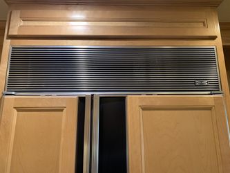 SUB-ZERO used part 48”x11” top louvered grill in good condition
