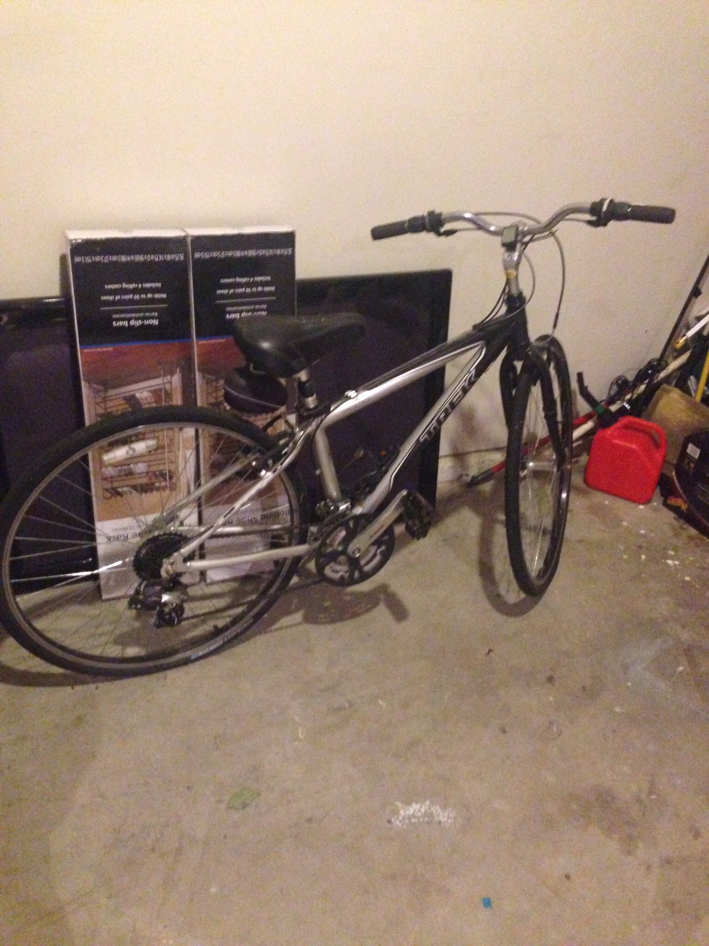 Trek 17” Medium size bicycle with extras