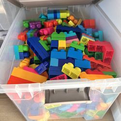 72L Bin Of Mega Blocks