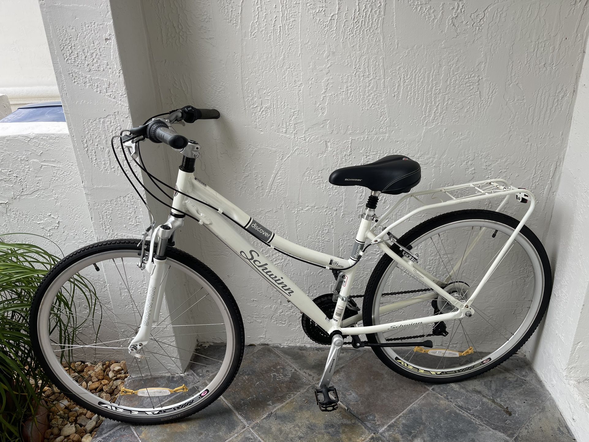 Schwinn Hybrid Bike 700c Schwinn Discover Cruiser Bike Schwinn