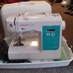 Singer Stylist Sewing Machine 