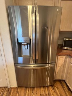 LG 22 Cu Ft French Door Refrigerator w/ Ice Maker & Water Dispenser – Works Great