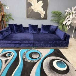 Very Pretty Oversized 2 Piece Sectional Couch With Throw Pillows - Delivery Available 