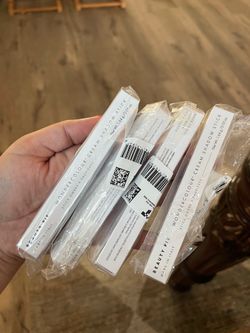 BEAUTY PIE eyeshadow stick
