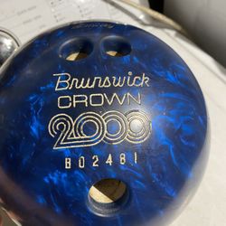 Brunswick crown 2000 blue bowling ball 15 LB