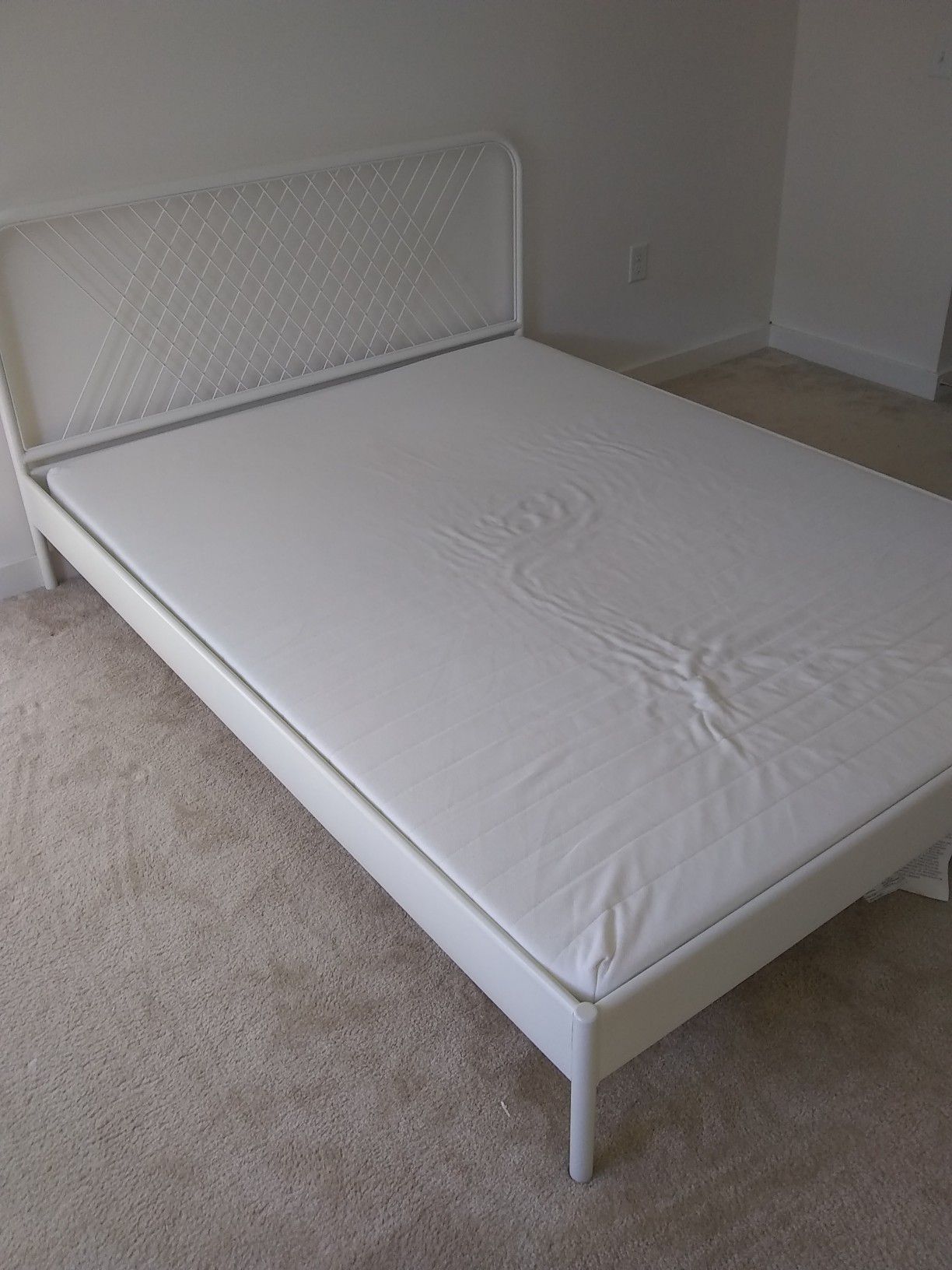 Solid metal full size bed