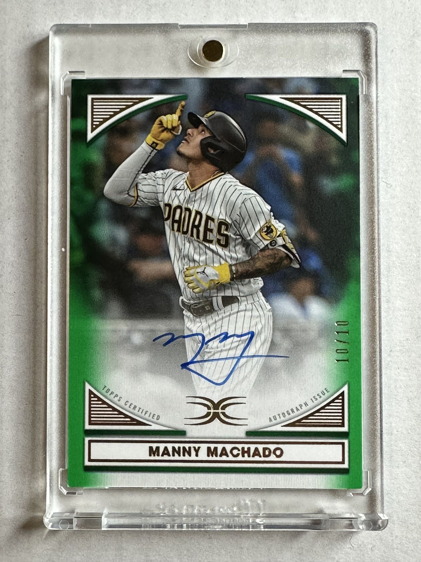 Manny Machado 2022 Topps Definitive Defining Moments Autograph Green Parallel 10/10 San Diego Padres