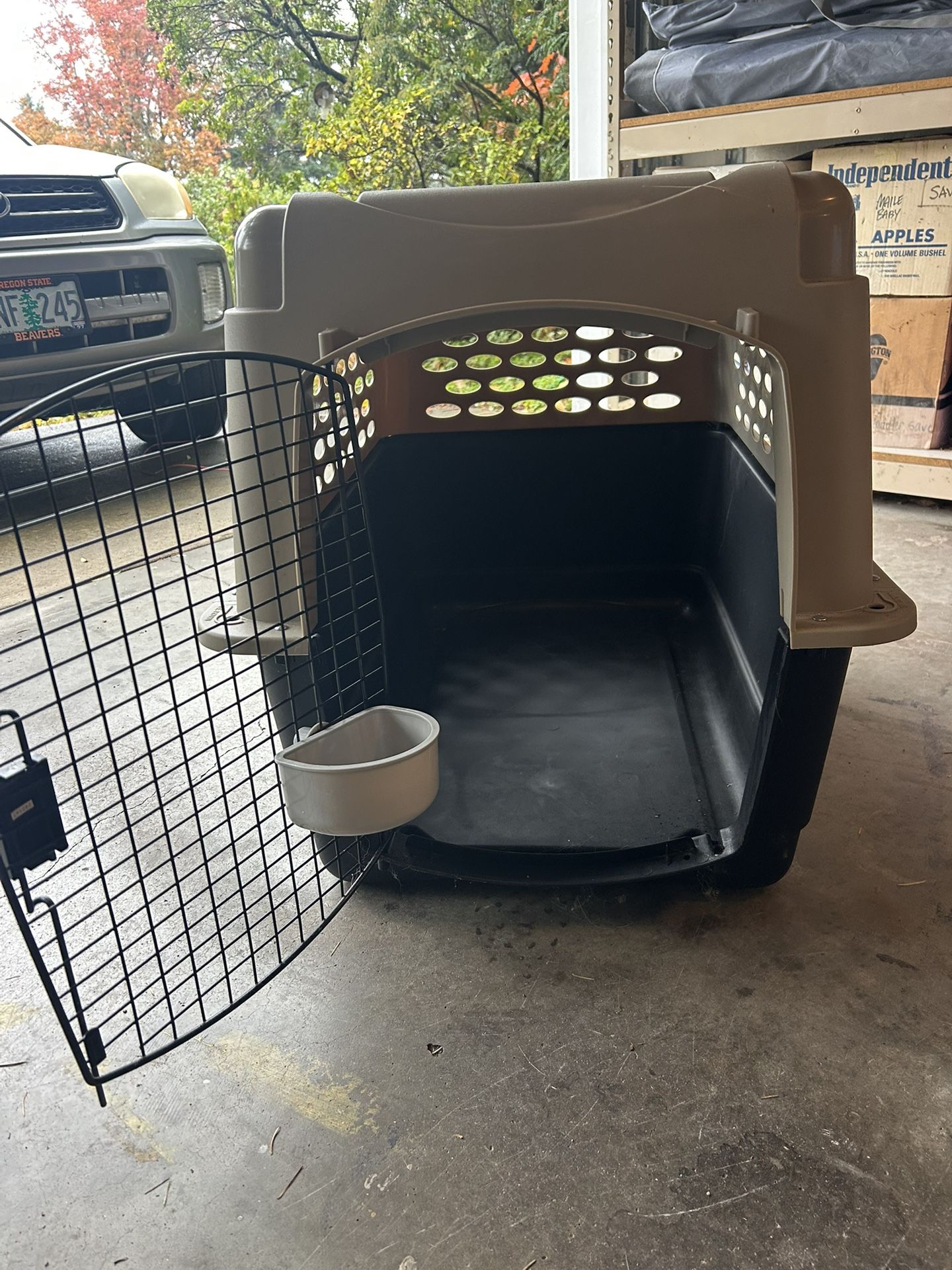 Large Petmate Dog Crate