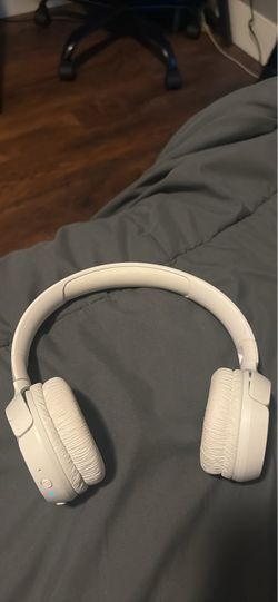 JBL Wireless On-Ear Headphones