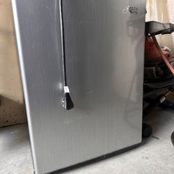 Articking Mini Fridge 
