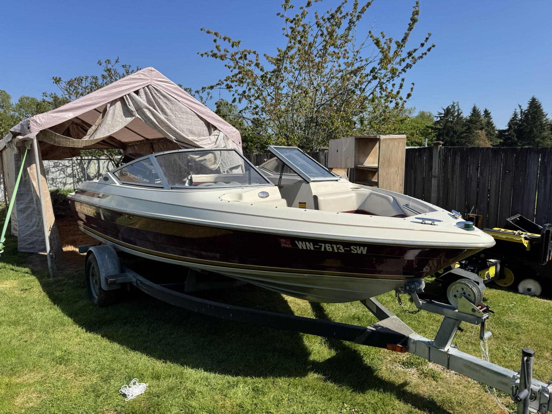 Maxum 17ft Boat