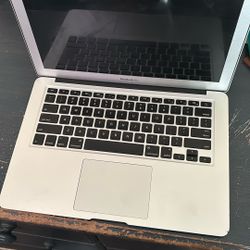 Macbook Air 13.3 (i5) 256GB