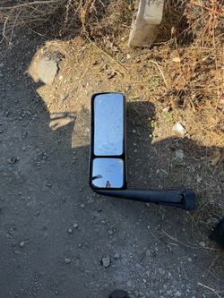 International lt625 mirror