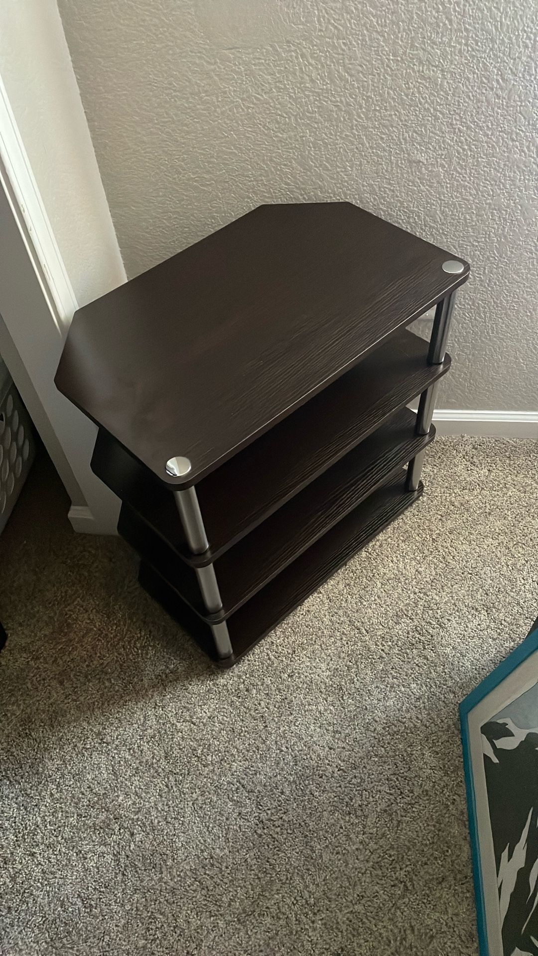 TV stand: Corner-fit