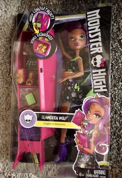 Clawdeen wolf doll