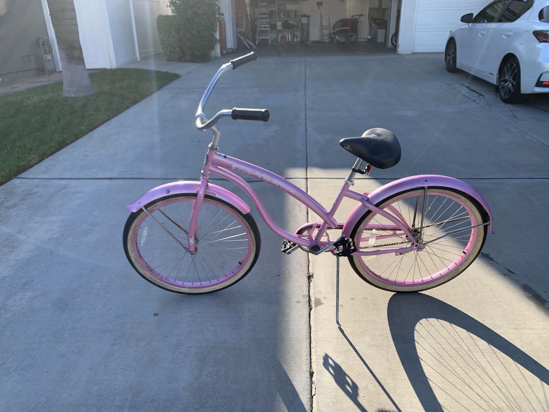 Firmstrong Woman’s Beach Cruiser Bicycle 26”
