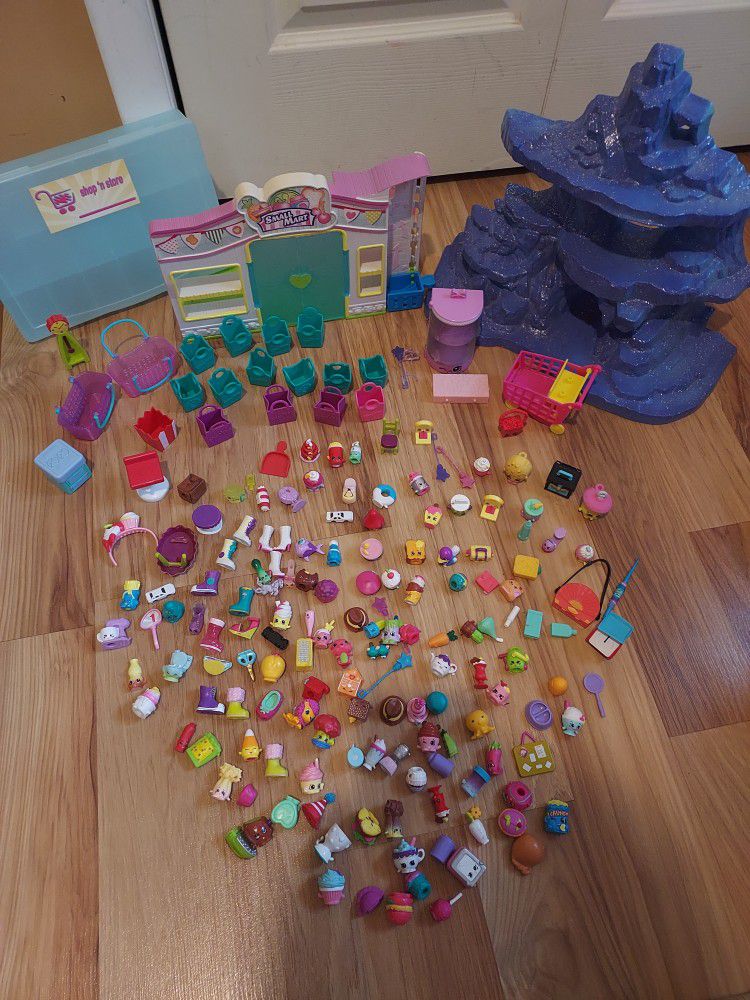 Shopkins Large Lot Of Toys Food And Small Mart Store