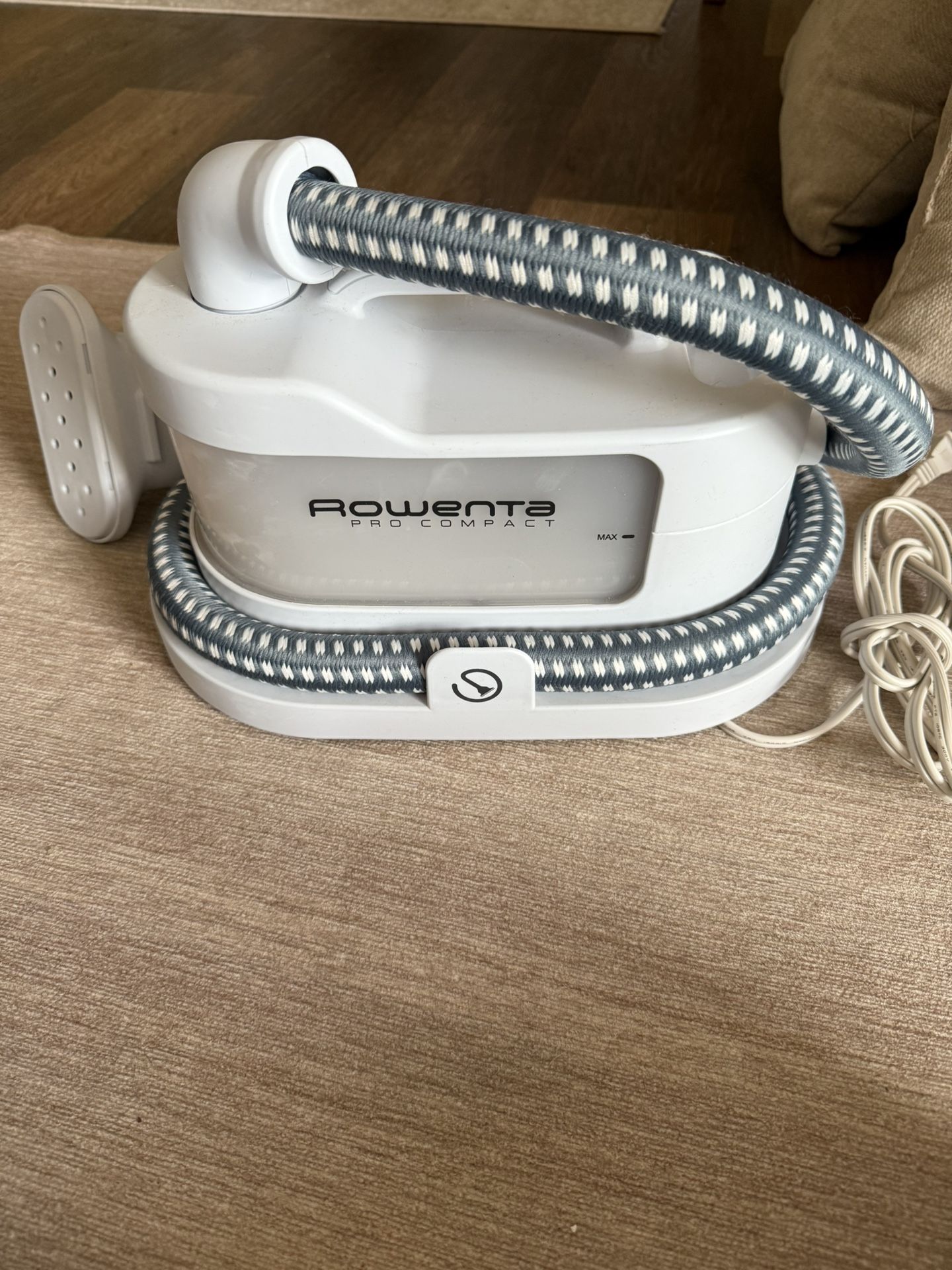 Rowenta Pro Compact Clothes Steamer