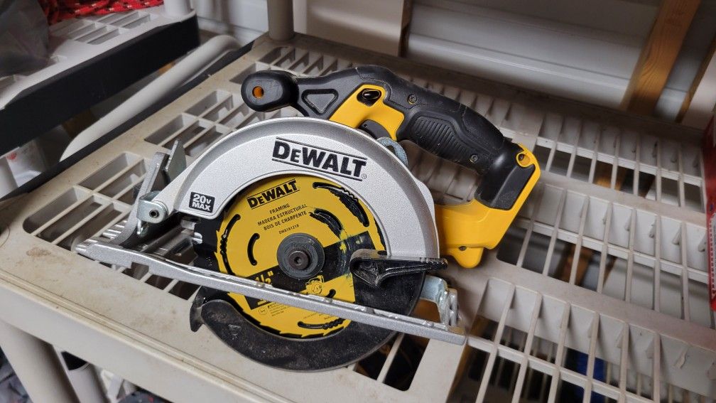 Dewalt Circular Saw 20volt