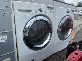 LG white set washer and dryer   Front load