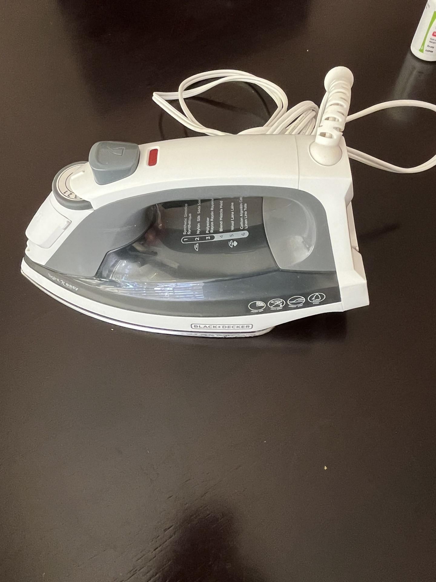 Black and Decker Steam Iron Model IR1020S Used