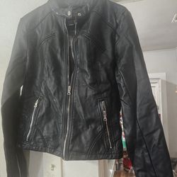 Guess Leather Jacket Size Medium EUC