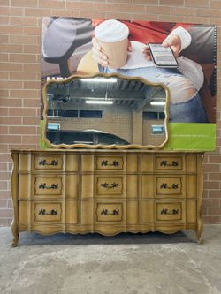 French Provincial 9 drawers Dresser w/mirror