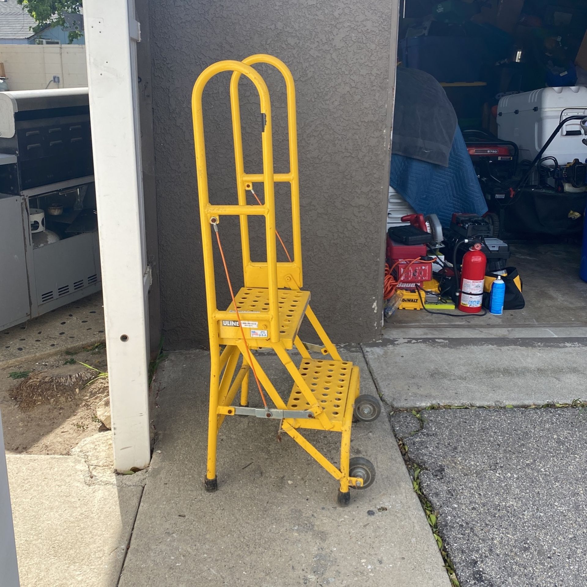 Ladder Stell 2 Step Collapsible for easy storage