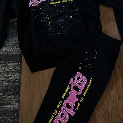 Sp5der hoodie size L and sweatpnats L