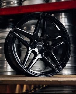 ESR RF15 gloss black18”