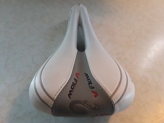 Cobb CB V-Flow Saddle - White