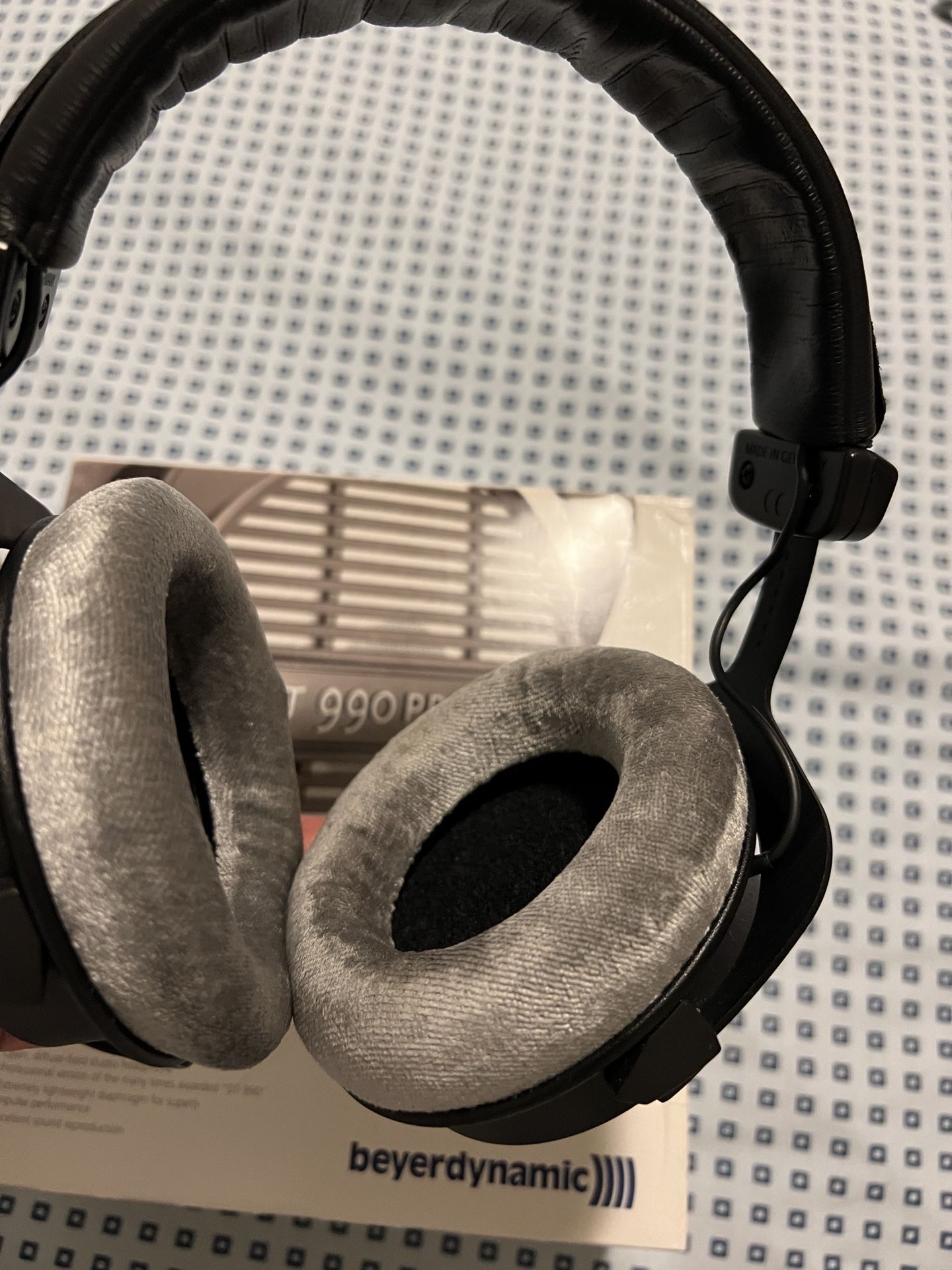 Beyerdynamic DT 990 Pro Headphones