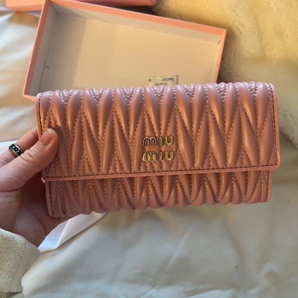 MIU MIU dusty pink Wallet in original box